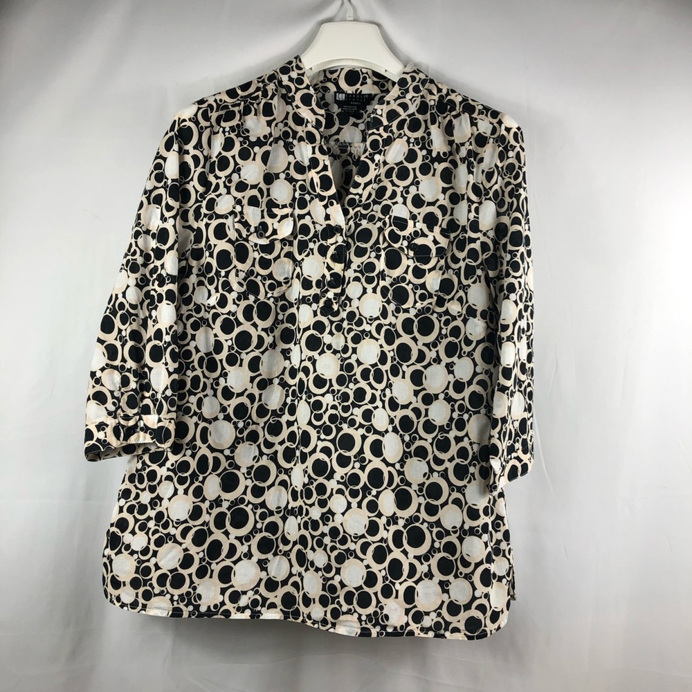 Charlotte Little Woman women’s top size 1X V-neck button front 3/4sleve